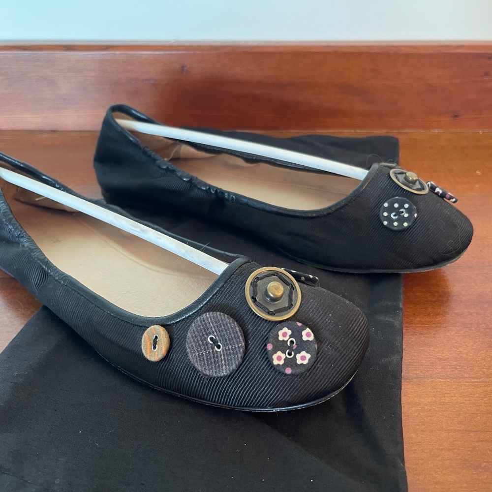 Cutest Ever ALL BLACK Ballet Flats w/ Button Embellishments Size 38